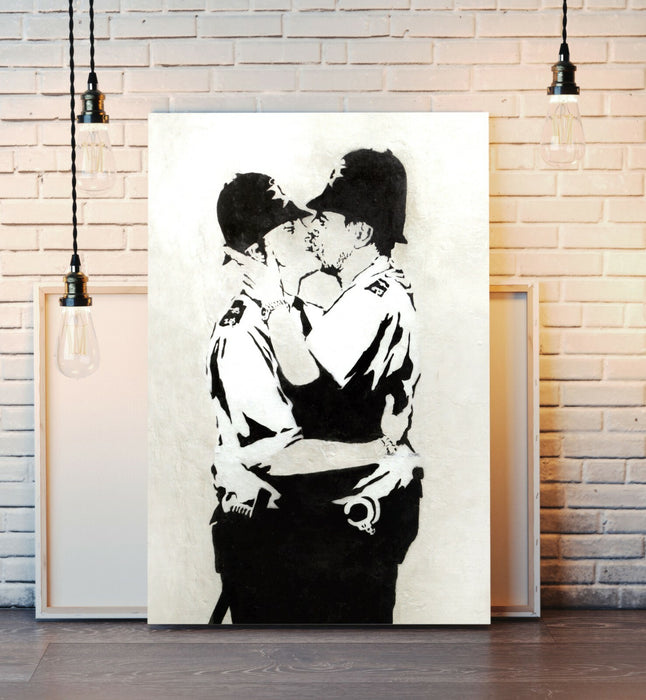 BANKSY CANVAS STREET WALL ART PRINT ARTWORK - PREMIUM VARNISHED KISSING COPPERS