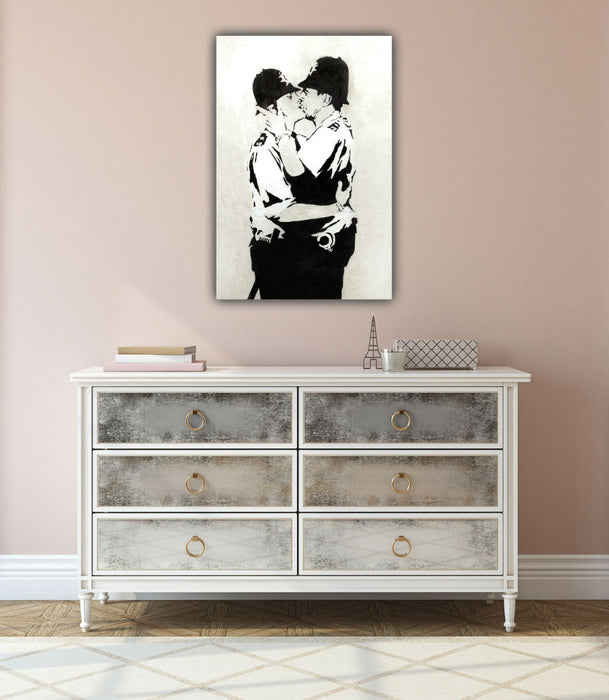 BANKSY CANVAS STREET WALL ART PRINT ARTWORK - PREMIUM VARNISHED KISSING COPPERS