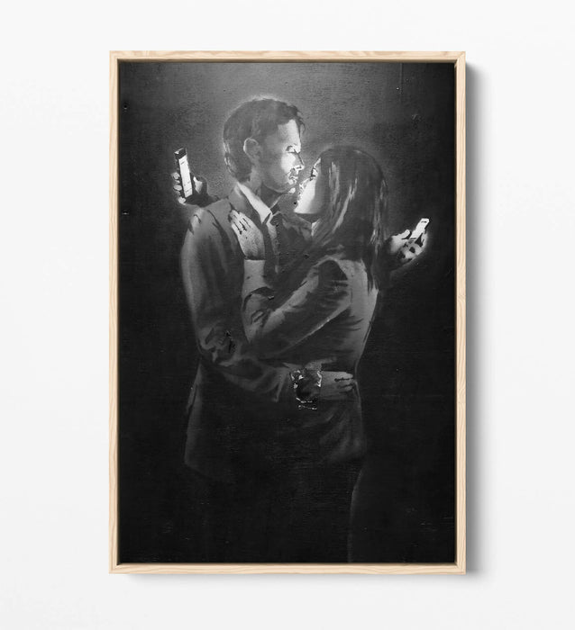 BANKSY MOBILE LOVERS -FLOAT EFFECT CANVAS WALL ART PIC PRINT- BLACK & WHITE