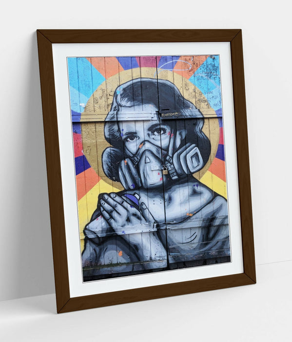 WOMAN GAS MASK EAST LONDON GRAFFITI 1 -ART FRAMED POSTER PICTURE PRINT ARTWORK