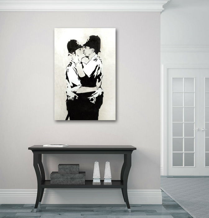 BANKSY CANVAS STREET WALL ART PRINT ARTWORK - PREMIUM VARNISHED KISSING COPPERS
