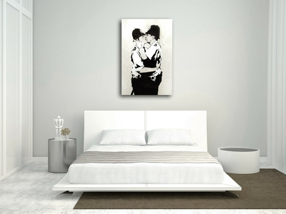 BANKSY CANVAS STREET WALL ART PRINT ARTWORK - PREMIUM VARNISHED KISSING COPPERS