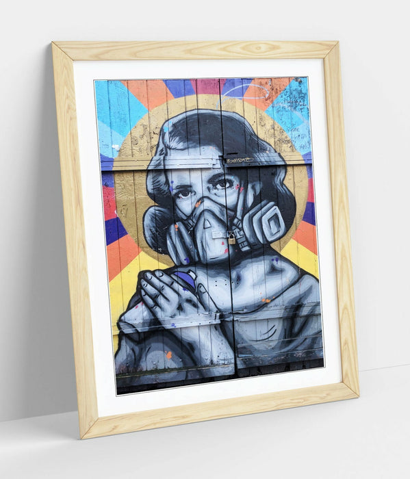 WOMAN GAS MASK EAST LONDON GRAFFITI 1 -ART FRAMED POSTER PICTURE PRINT ARTWORK